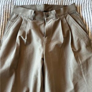 Lululemon light brown Utlitech Pleated Trouser - size 31